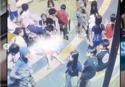 Viral Kasus Bullying di Jakpus, Bocah 6 Tahun Koma Usai Diangkat dan Ditempel ke Tiang Listrik hingga Kesetrum. (Foto: Instagram @ctd.insider) Viral Kasus Bullying di Jakpus, Bocah 6 Tahun Koma Usai Diangkat dan Ditempel ke Tiang Listrik hingga Kesetrum. (Foto: Instagram @ctd.insider)