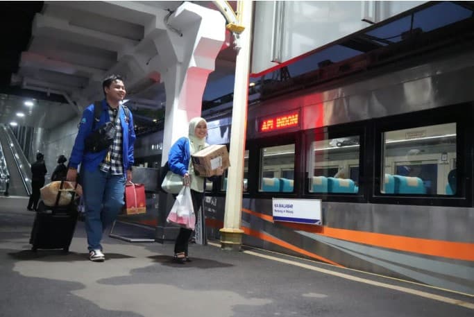 Liburan Hemat dengan Diskon Tarif Tiket. Liburan Hemat dengan Diskon Tarif Tiket.