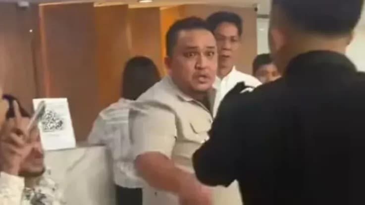 Puluhan Investor Dapur MBG Geruduk Kantor BGN hingga Terjadi Keributan. (Foto: Tangkapan Layar) Puluhan Investor Dapur MBG Geruduk Kantor BGN hingga Terjadi Keributan. (Foto: Tangkapan Layar)
