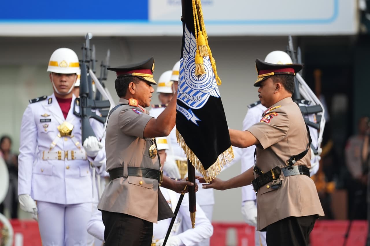Acara serah terima jabatan Kakorlantas Polri dari Irjen Agus Suryonugroho kepada Irjen Wibowo. (Foto: dok. Istimewa) Acara serah terima jabatan Kakorlantas Polri dari Irjen Agus Suryonugroho kepada Irjen Wibowo. (Foto: dok. Istimewa)
